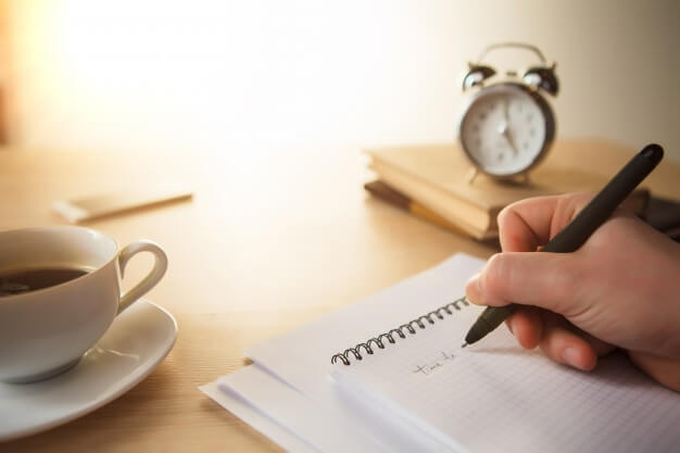 Contoh Penggunaan A Cup of dan A Glass of Dalam Kalimat